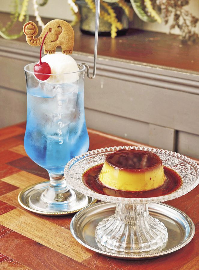 カスタードプリン462円、クリームソーダ550円