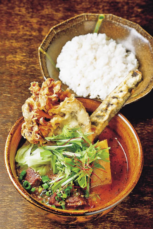 まいたけ天のカリー1400円※辛さは1~5番の5段階。4番は+100円、5番は+150円