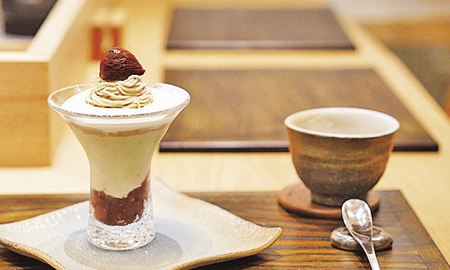 モンブラン パフェ（茎ほうじ茶セット）1900円