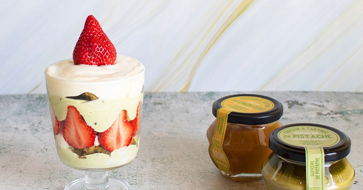 「ピスタチオとレモンカードのイチゴパフェ」の調理イメージ