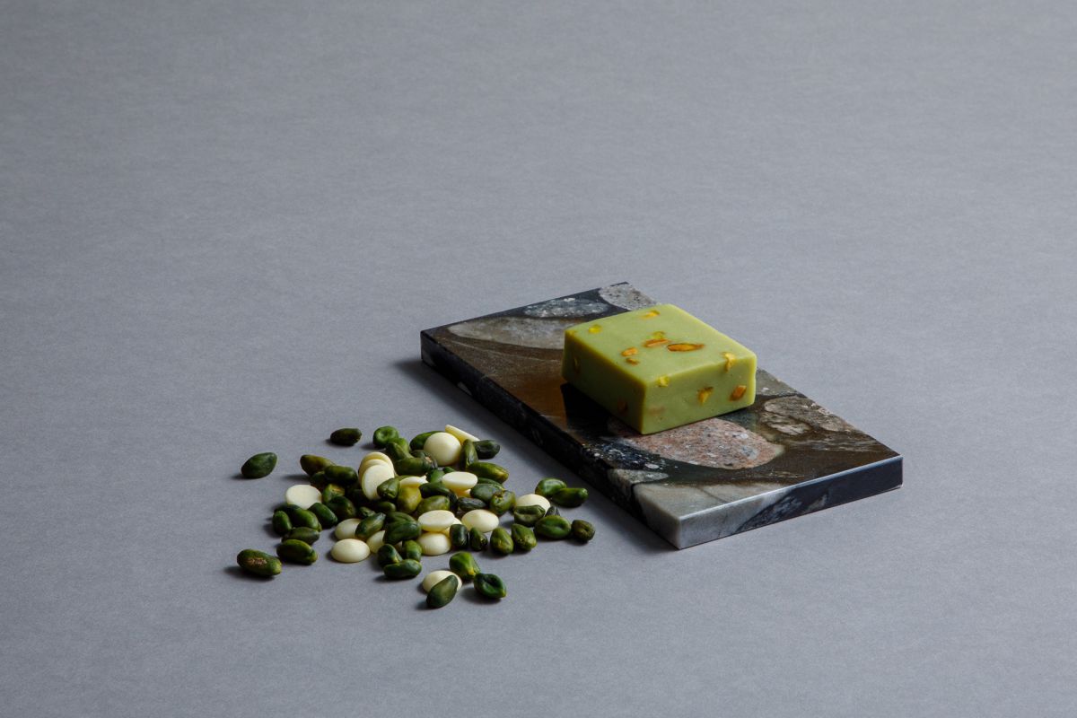 ピスタチオとホワイトチョコレートのヨウカンカ