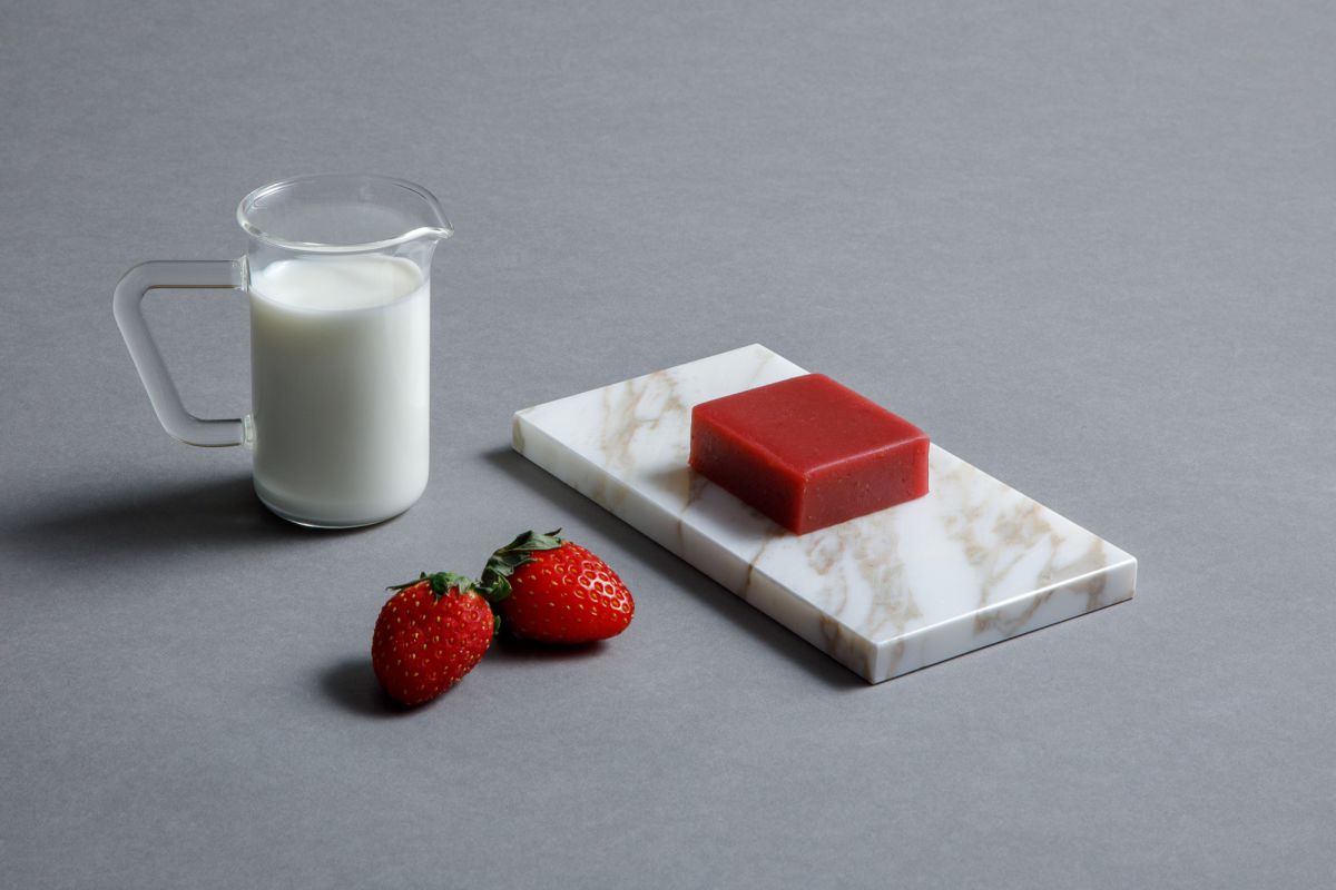 苺とミルクのヨウカンカ