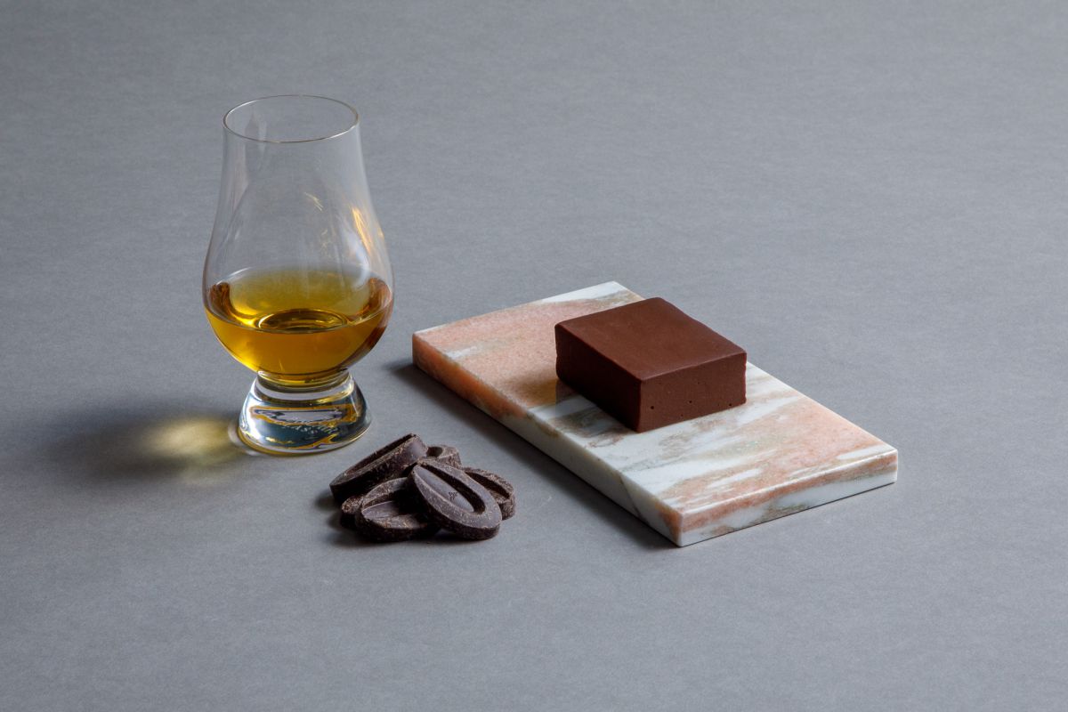 ラム酒と70% チョコレートのヨウカンカ