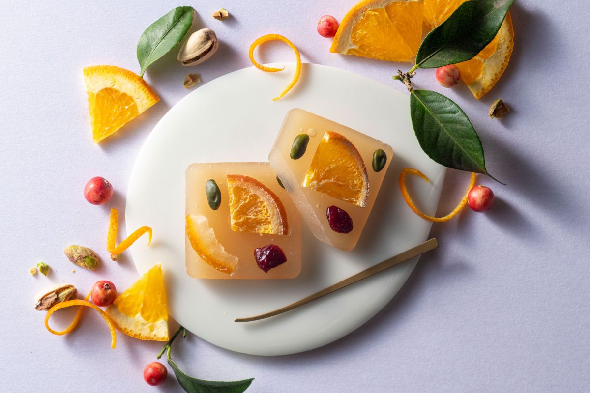 だいだい（オレンジ、甘夏柑、クランベリー、ピスタチオ×白羊羹）