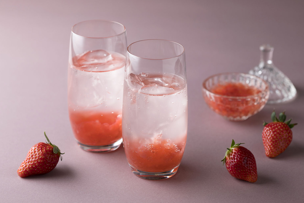 「苺ゼリースカッシュ」 イメージ　1880円（税込・サービス料別） ※4/1以降は2130円（税・サービス料込）