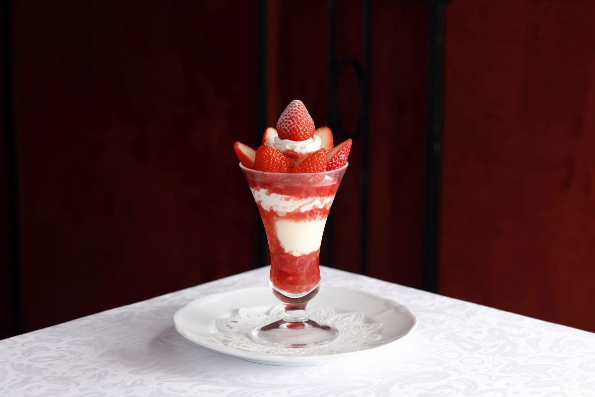 資生堂パーラー「ストロベリーパフェ」イメージ