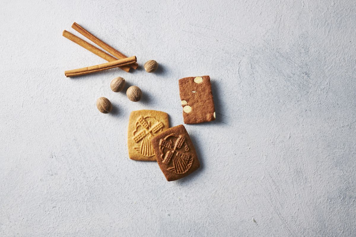 「メゾンダンドワ」 アソート缶（スベキュロス4枚、スベキュロスバニラ3枚、アーモンドブレッド11枚、計18枚入り）2970円（各日35セット） 販売期間：3月3日（水）～9日（火）