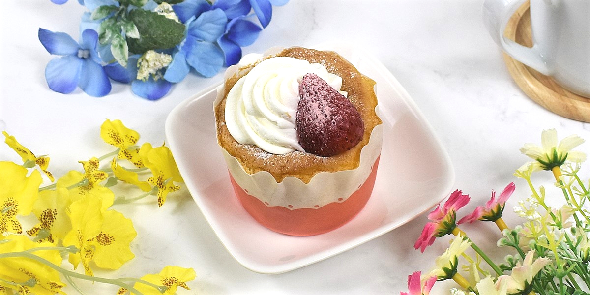 ローソン、フワフォン -ふわふわシフォンケーキ いちごのせ-