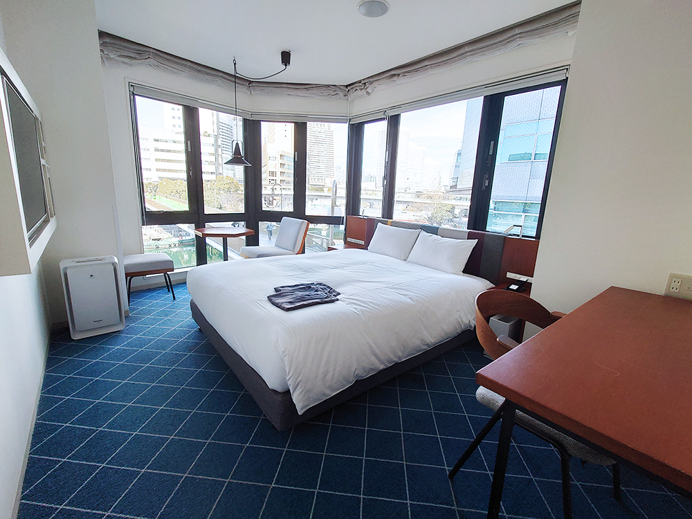 Corner double room　11000円〜/1室1泊（税込）