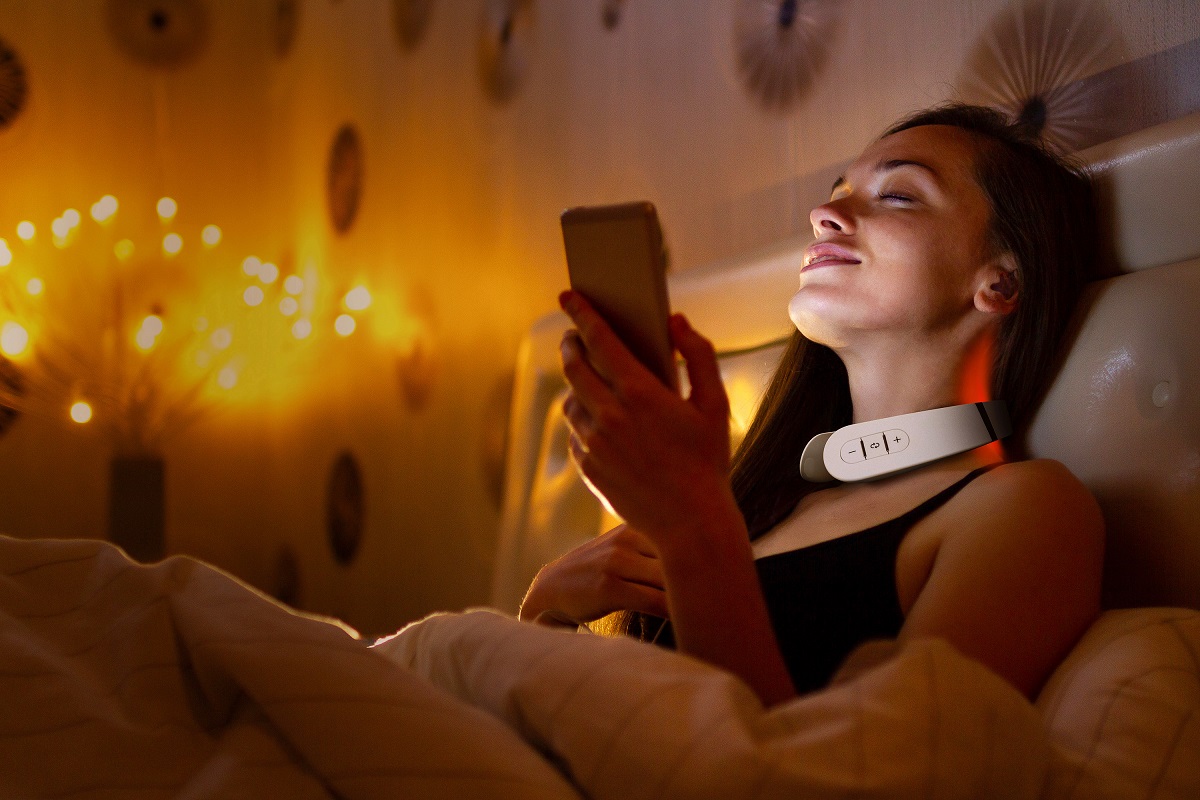 MYTREX コードレスEMS温熱器 「MYTREX EMS HEAT NECK01」