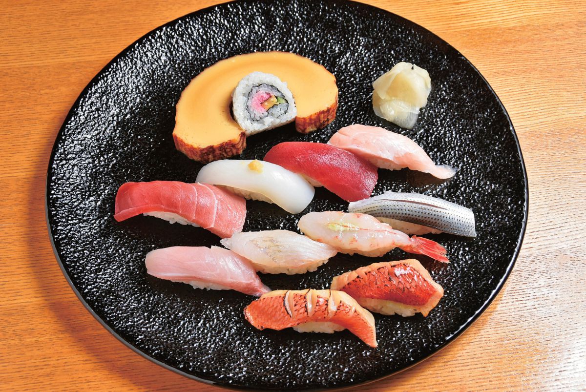 伊達巻と地魚入りおまかせ握り4000円