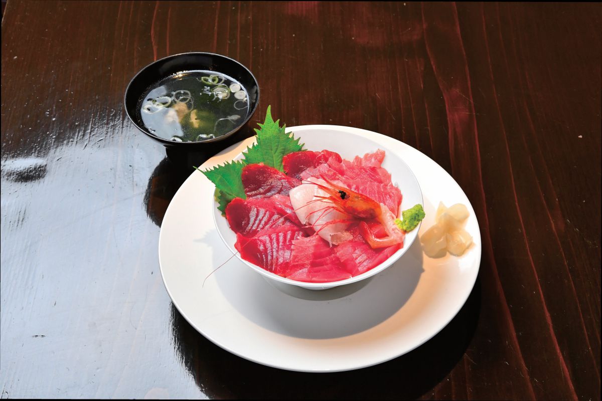 近海まぐろ丼ぶり2600円