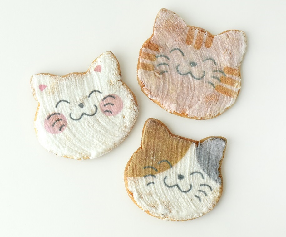 『福々ねこ煎餅「にゃんべい」7枚入 カゴ柄袋入り』1500円（税込）など