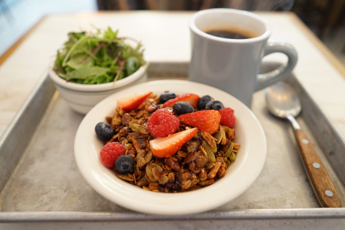 自家製メープルグラノーラ（1350円・税抜き）