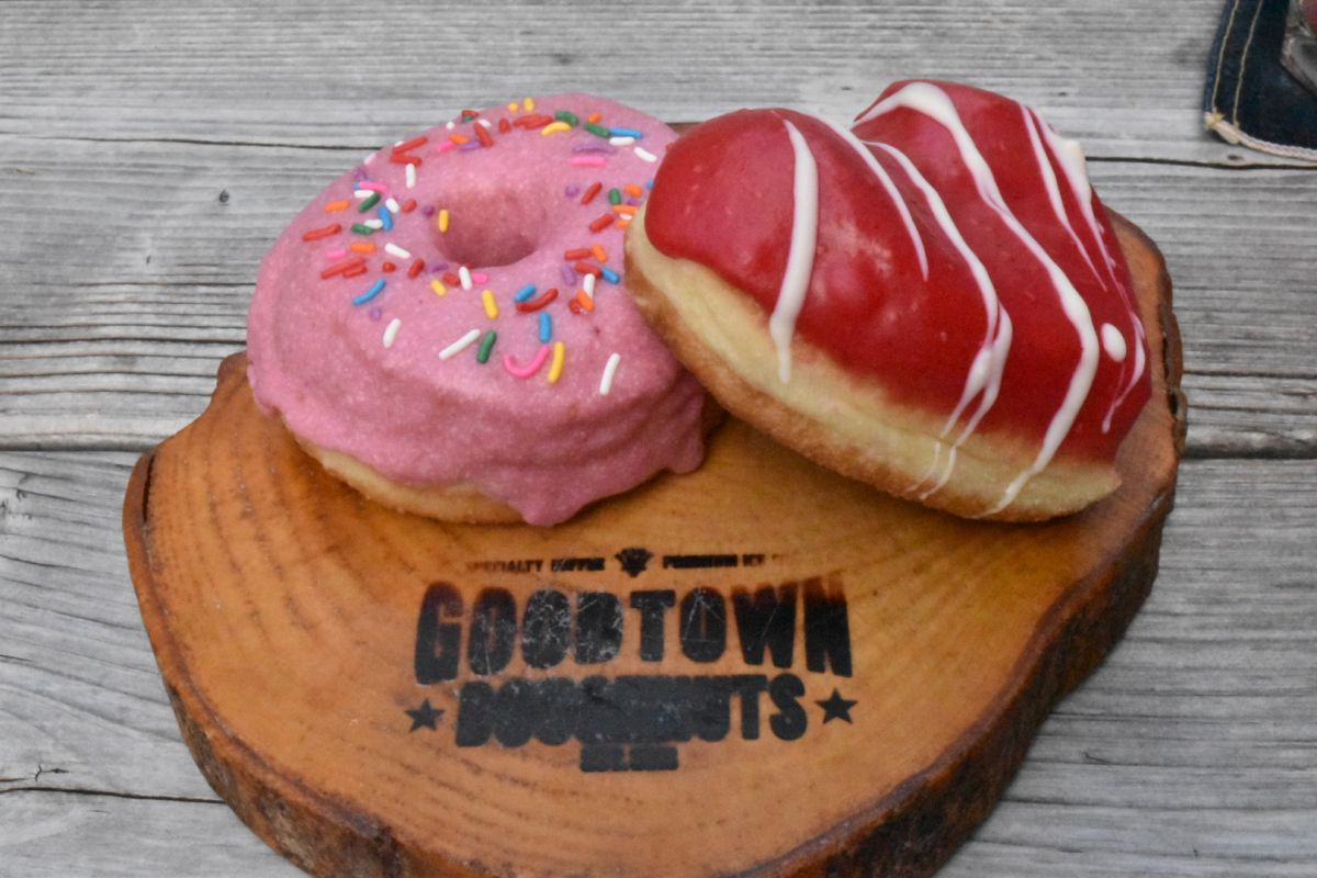 【左】HOMER SIMPSON（400円・税抜） 【右】LOVE（430円・税抜）