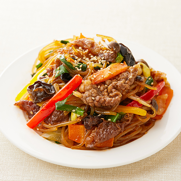 「柿安」黒毛和牛と6種野菜の彩りチャプチェ100ｇ324円