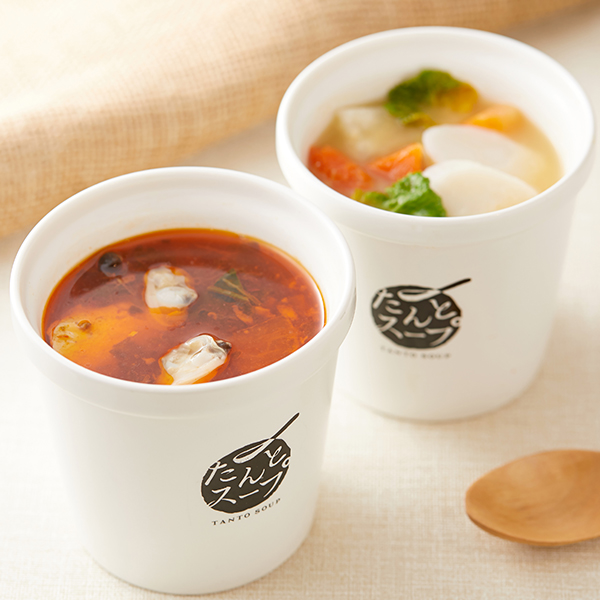 「たんとスープ」スンドゥブ風チゲスープＳサイズ（左）　390円　トッグ入京風スープ（右）540円