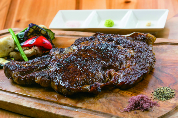 熟成和牛のステーキ単品1650円～（写真は1.1ポンド500g6600円）