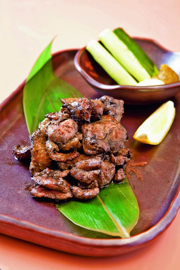 黒さつま鶏の炭火焼1人前1078円