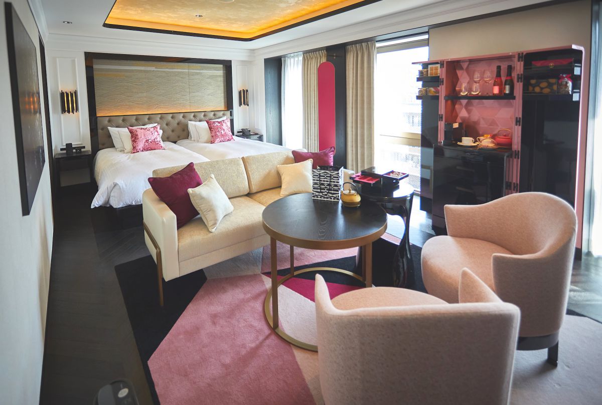 デラックス 45㎡ 2名1室 朝食付き 8万1960円〜