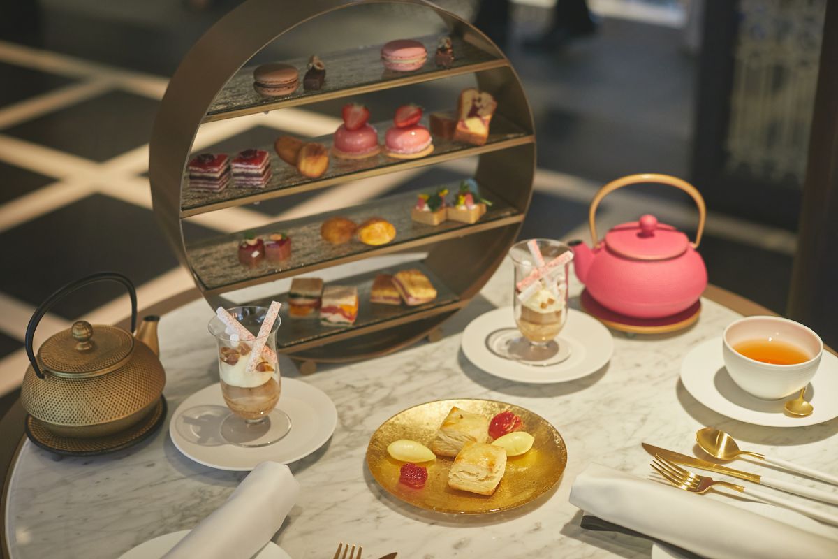 11時から17時まで予約制のアフタヌーンティー 4950円