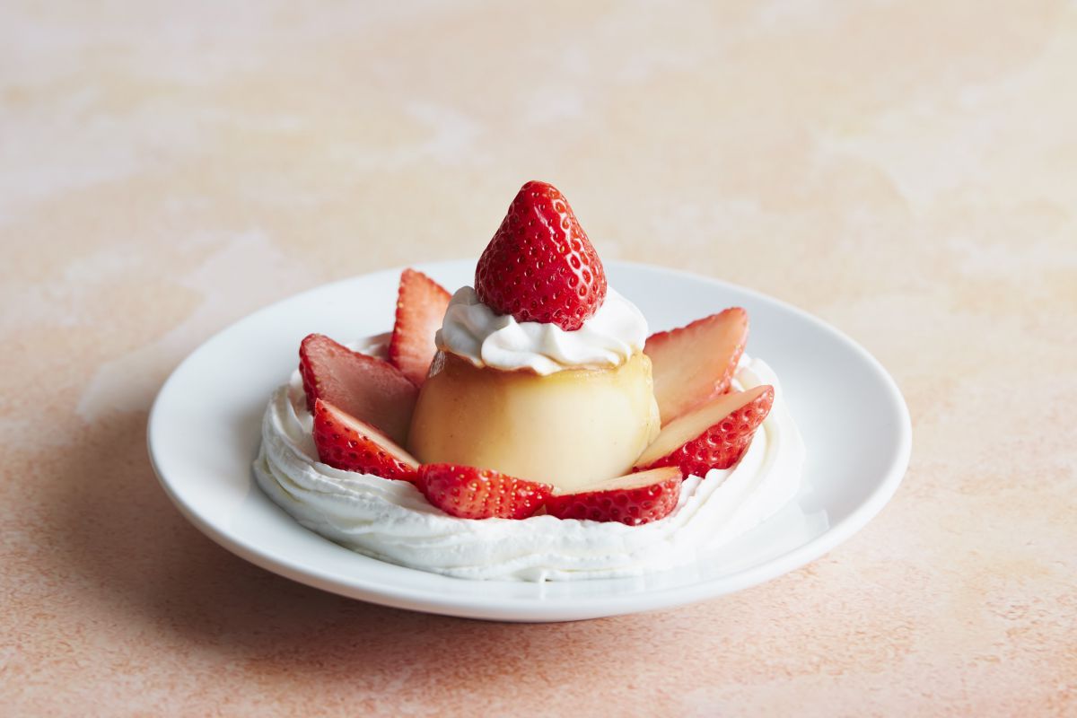 「ストロベリー プリン・ア・ラモード」900円(税抜)