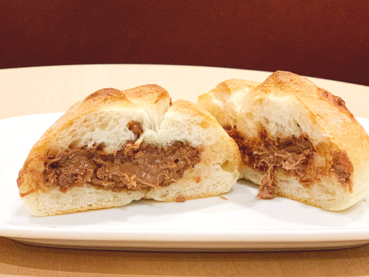 「焼きたてクリーミーボール キャラメルフレーク」275円（376カロリー）