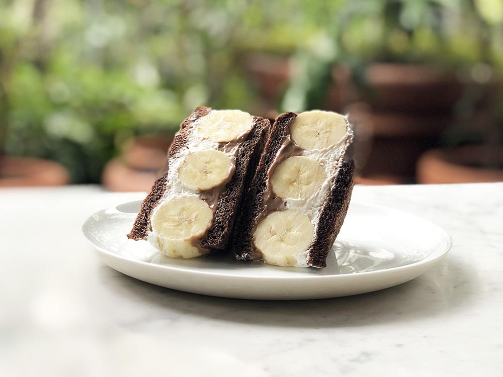 「チョコバナナサンド」 320円（税抜）