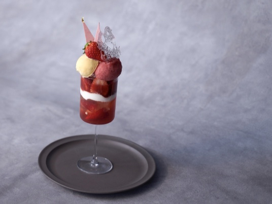 「イチゴのパフェ」1580円（税抜）