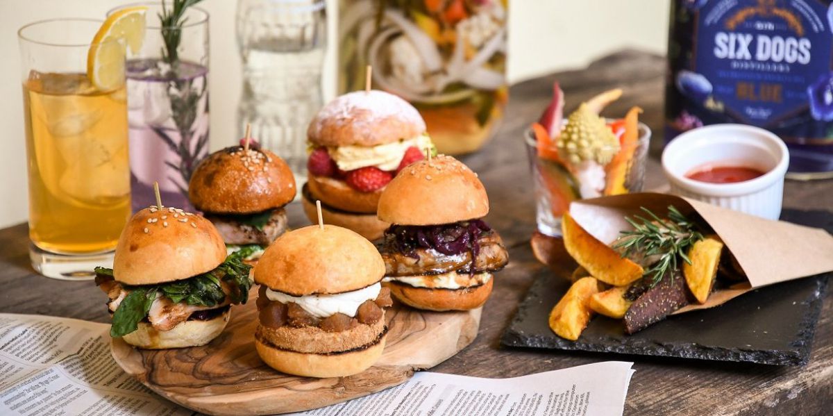 代官山カフェ・ミケランジェロで、今だけの特別メニュー「フォアグラのミニバーガー」を！