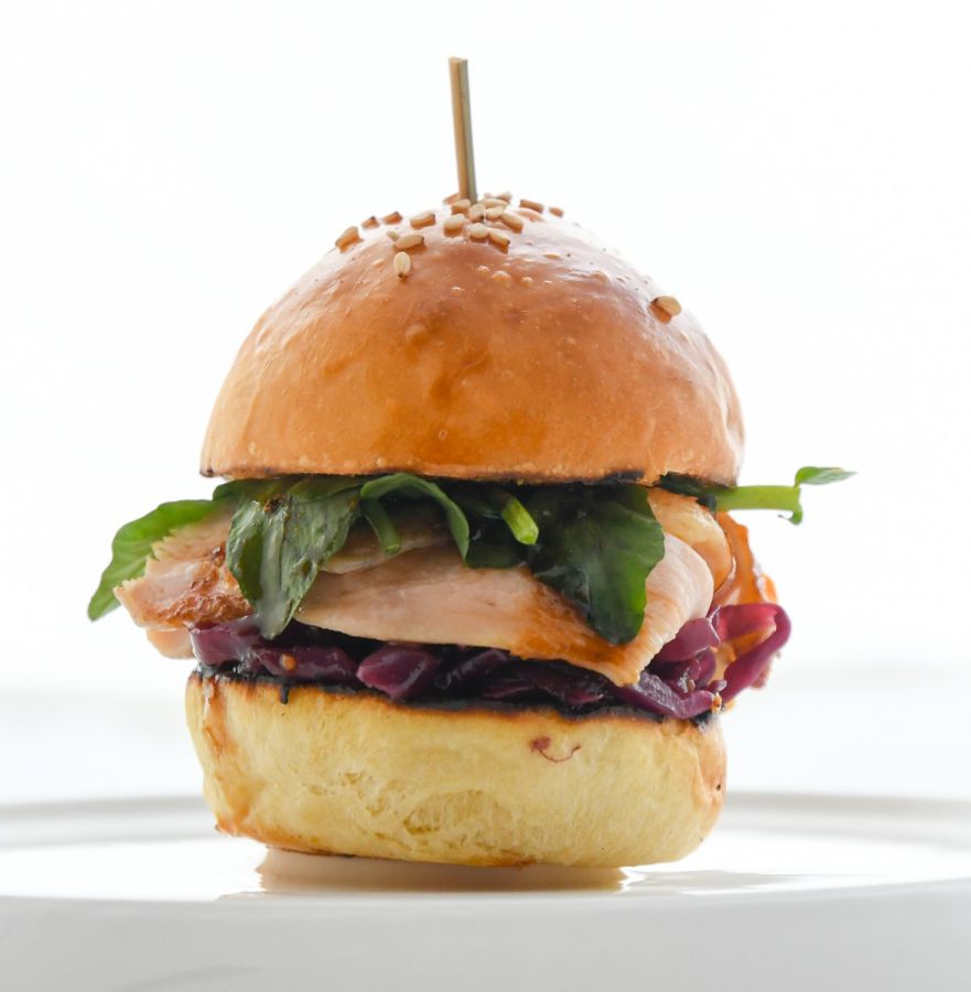 ホロホロ鳥のスモーク 8種のスパイスソース（単品注文の場合700円）