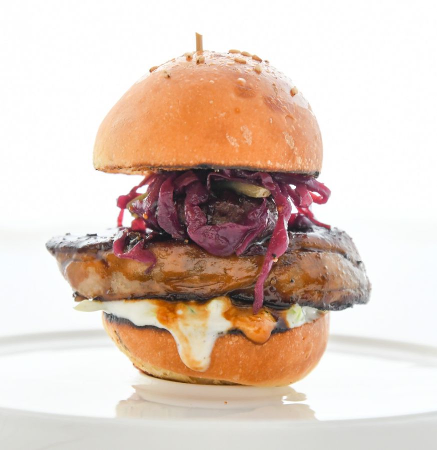 牛とフォアグラの炭火焼　ひらまつ伝統のソース（単品注文の場合750円）