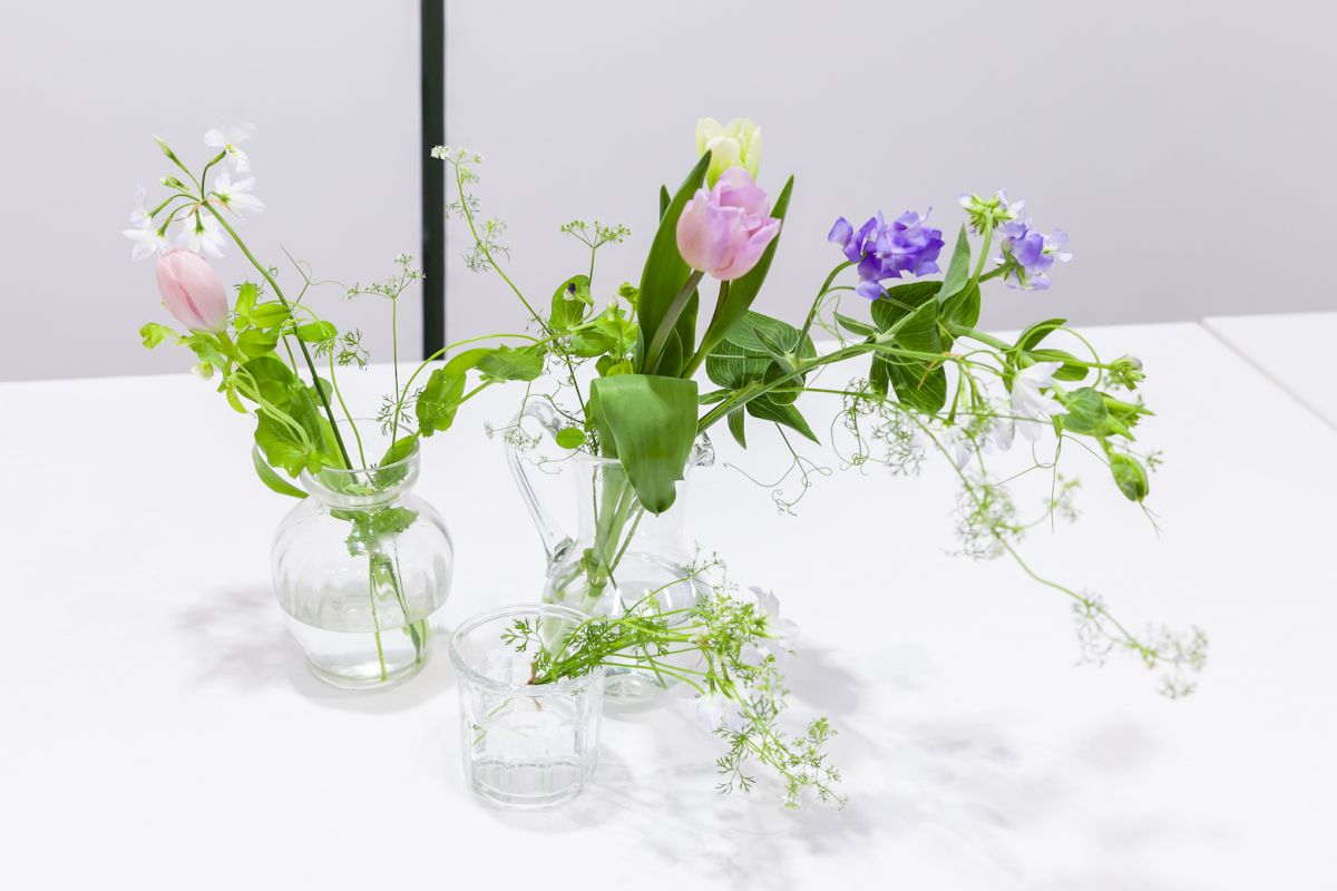 「最後に季節の花や植物を飾ると華やかになりますよ!」(西村さん)