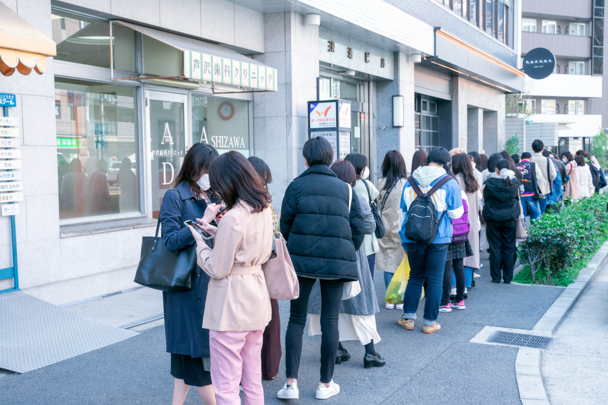 平日のオープン直後。すでに1時間半待ち！