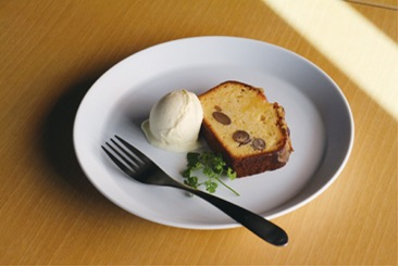 みそパウンドケーキ バニラアイスクリーム添え 550円