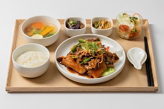 定食セット　1320円～（変更の可能性あり）