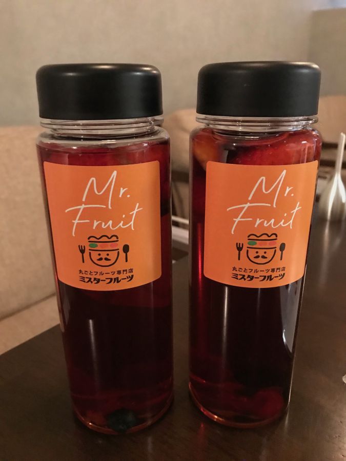 ロゴ入りのオシャレなボトル（850円）はおでかけ先や職場でも活躍してくれそう！