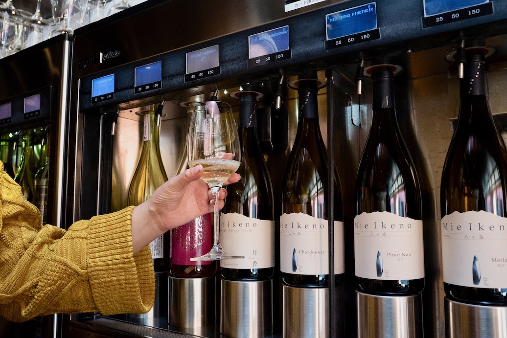 テイスティングマシーン。取材時は17時前だったのでモジー君とマシュー君はお部屋でお留守番です