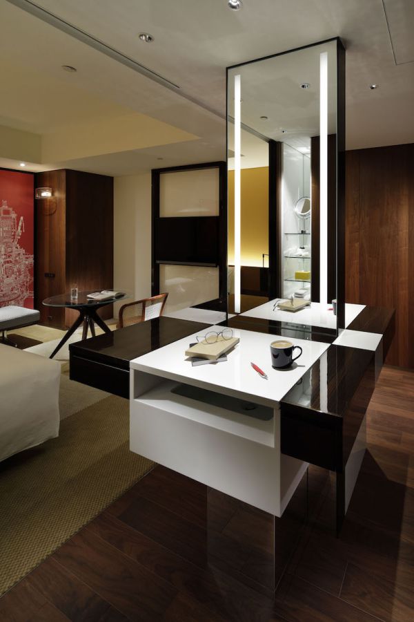 マルチファンクションテーブル