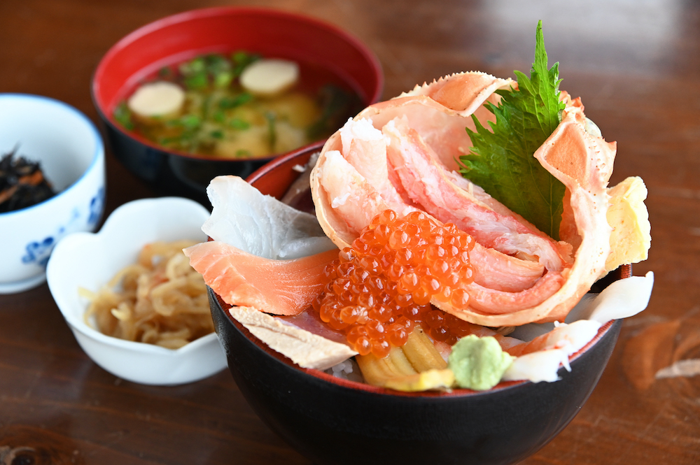 特選海鮮丼定食（2300円）