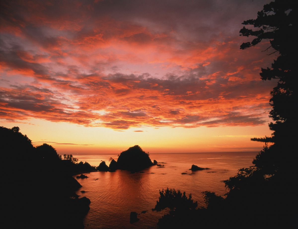 夕暮れ時の城原海岸