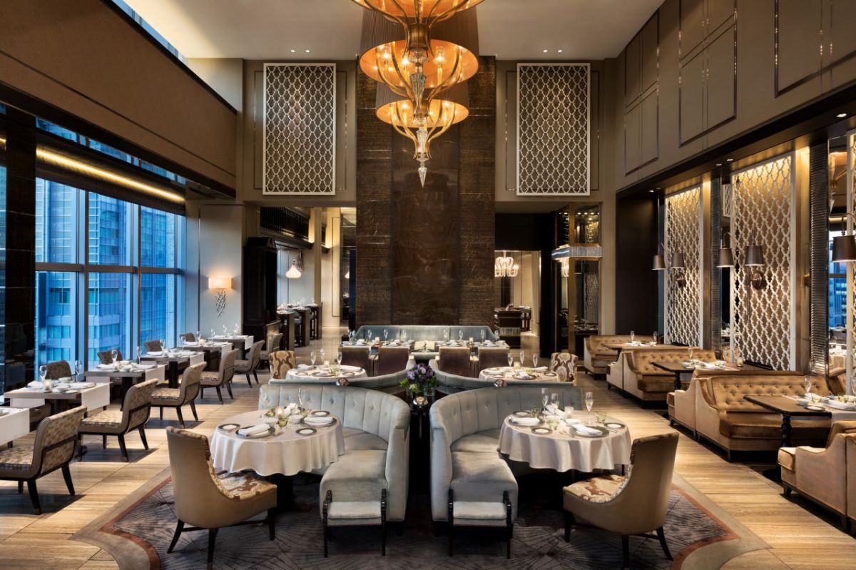 レストラン「ピャチェーレ」