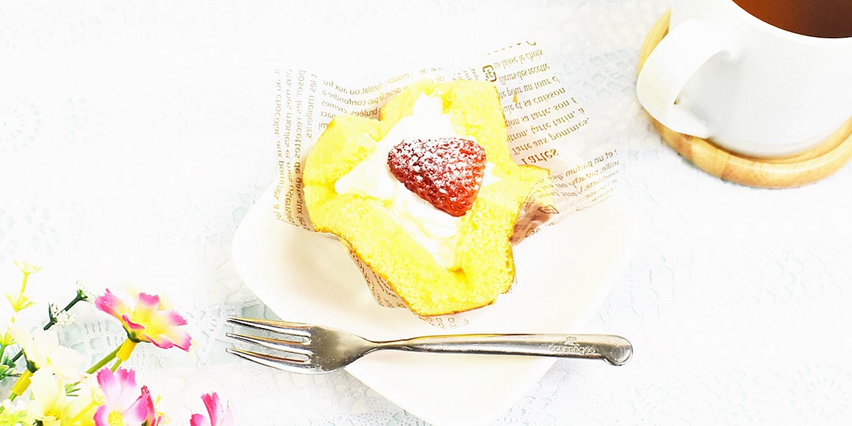 ファミリーマート、いちごのふわふわケーキ