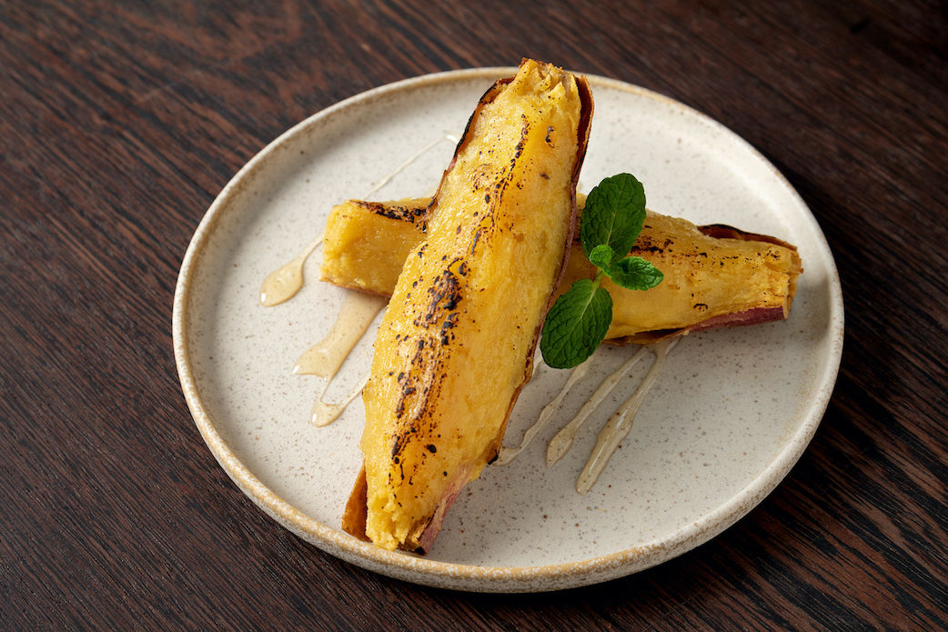 スイートポテト1個450円（写真は2個）