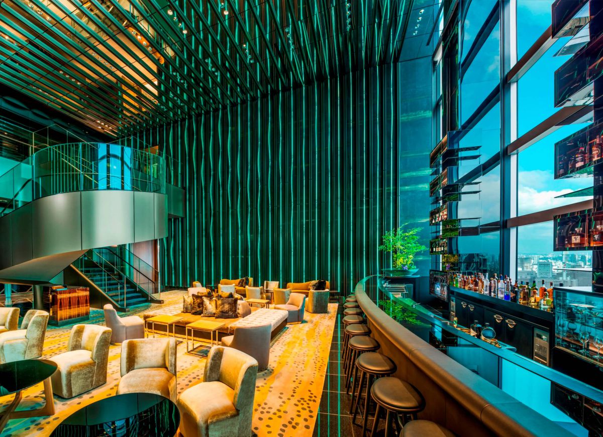 カクテルラウンジ・バー「Sky Gallery Lounge Levita」
