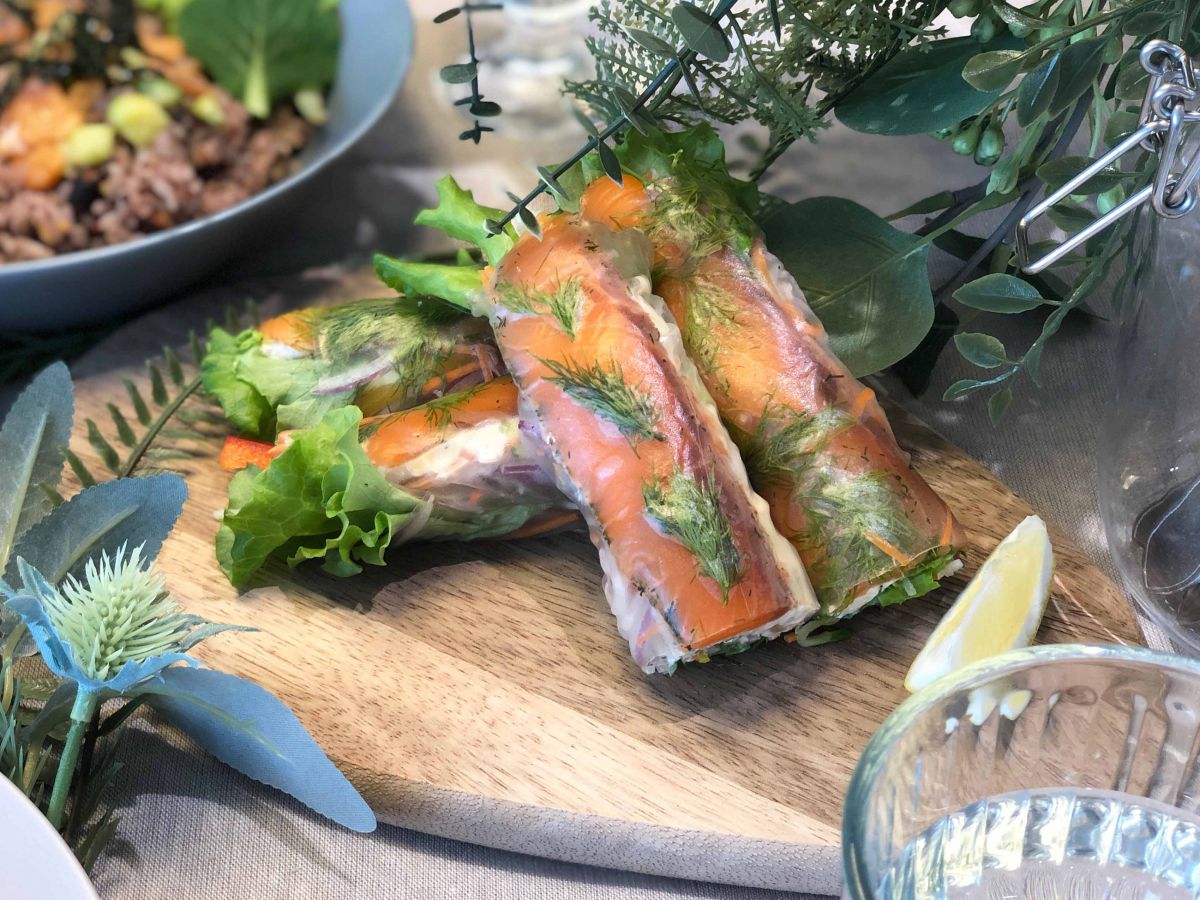 「サーモン生春巻き」450円（税込）※IKEA渋谷スウェーデンレストラン限定