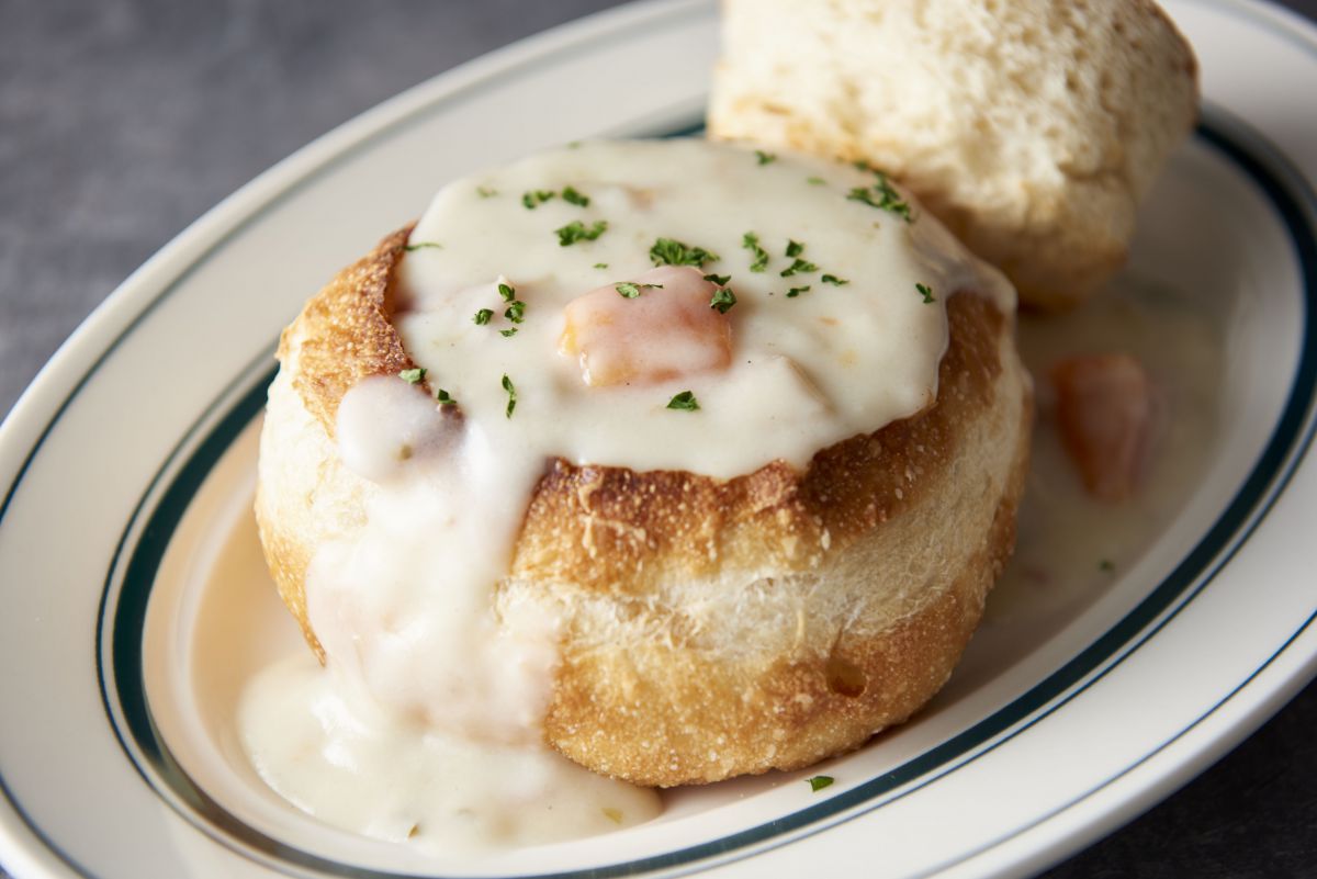 「ブレッドボウル“クラムチャウダー”」1430円（税込）