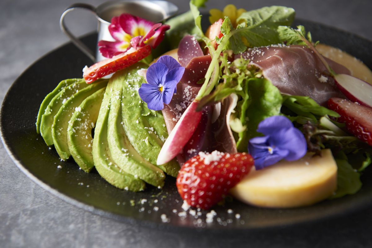 「アボカドサラダ」1650円（税込）