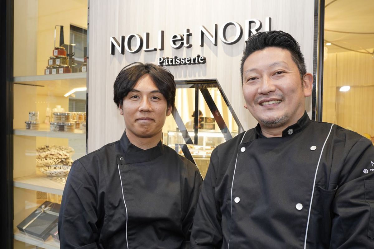 写真右からエグゼクティブシェフの山名さんとシェフの川邊さん