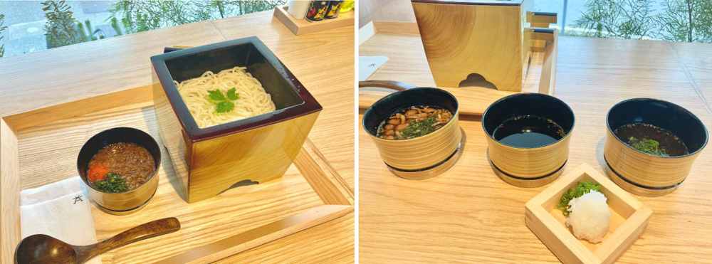 「益うどん 卵」800円（税込）左から、夏季販売予定のつけ汁なめこ、大根おろし、とろろ昆布